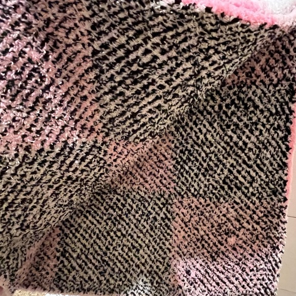 Viral TikTok 2024 Cupcakes and Cashmere pink ghost throw 50”x70” blanket NWT - Picture 6 of 8